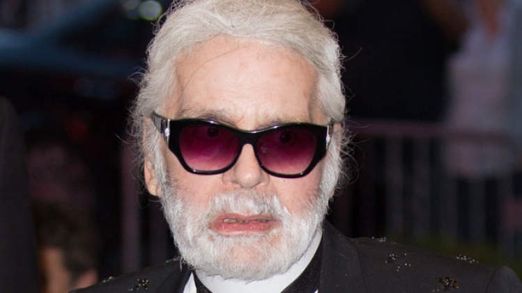 Karl lagerfeld store sans ses lunettes