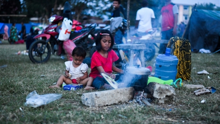 0indonesie-enfants-nourriture