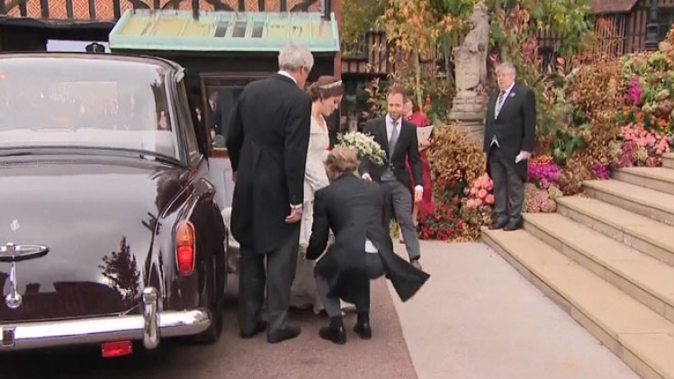 C'est le deuxième mariage royal de l'année: découvrez la robe d'Eugenie (vidéo)