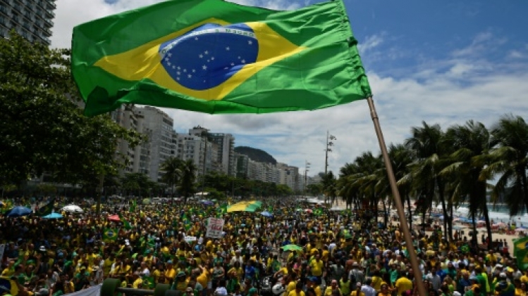 Présidentielle au Brésil dimanche dans une odeur de soufre