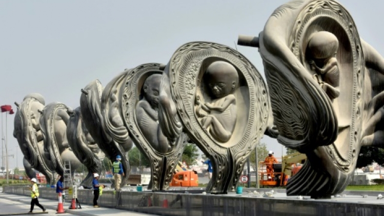 Une sculpture géante de Damien Hirst orne un hôpital du Qatar
