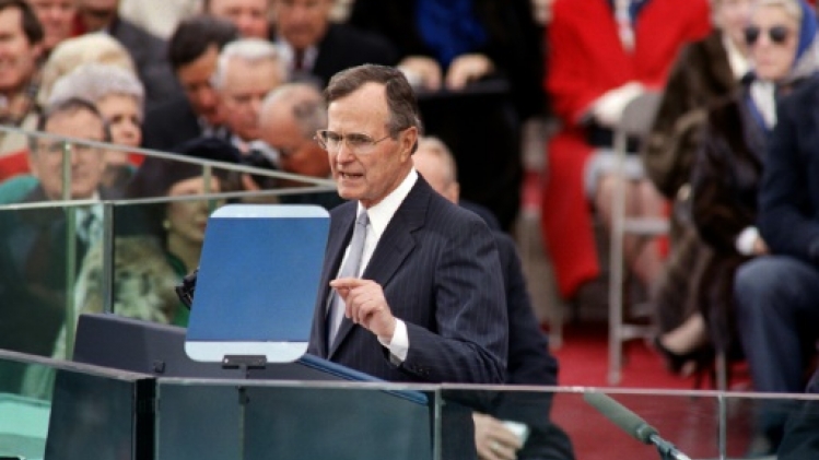 George H. W. Bush en dix grandes dates