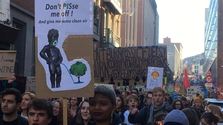 e2e304a2-f61d-4e79-927d-43c843a7a131