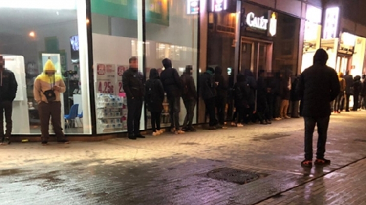 brussels_waiting_administra