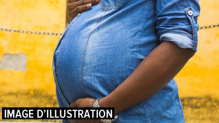 femme bébés bangladesh enceinte jumeaux