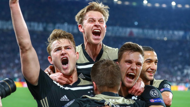 Comment les clubs belges pourraient s'inspirer de l'Ajax Amsterdam
