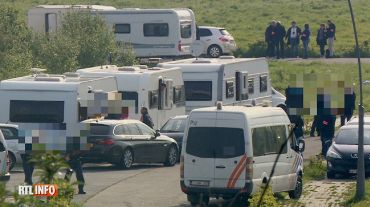 Vaste affaire d'escroquerie dans le milieu des gens du voyage: deux nouveaux policiers inculpés