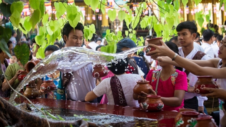 web-eau-maha-bodhi-birmanie