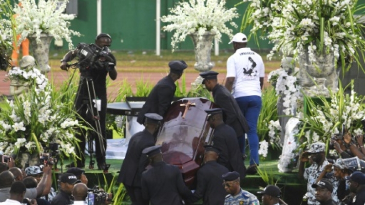 Mort de DJ Arafat: le coupé-décalé, genre musical scandaleux devenu phénomène de société