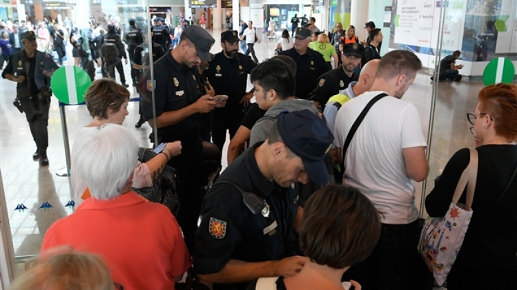 0barcelone-aeroport-catalogne-guichets