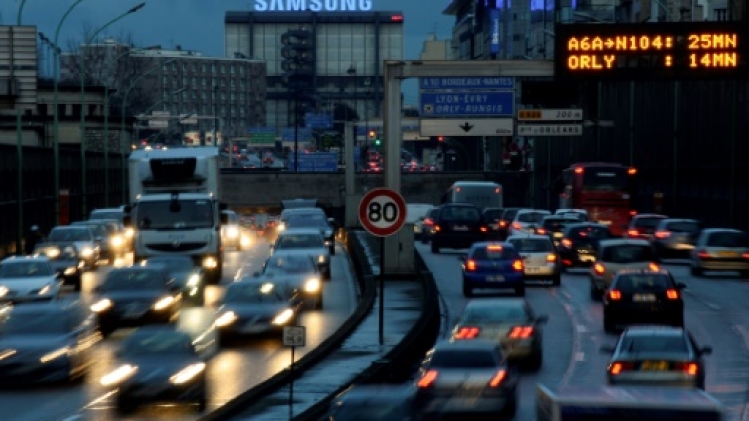 Grève des transports: plus de 300 km de bouchons en région parisienne avant 07H00