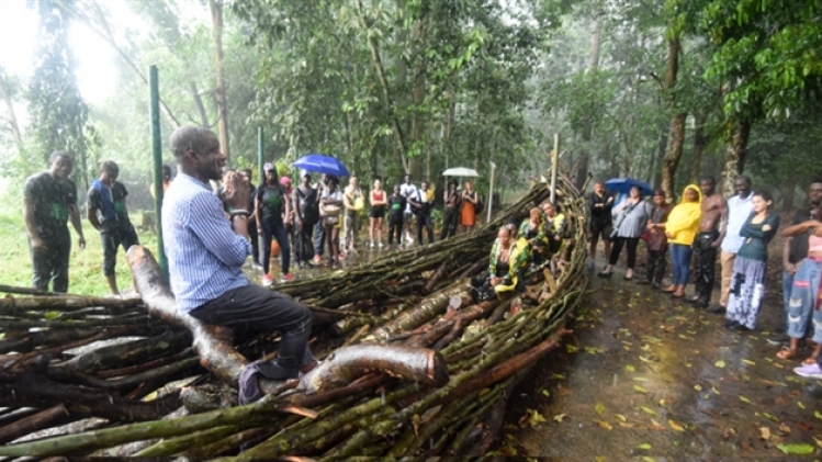 bateau-sculpture-cote-divoire