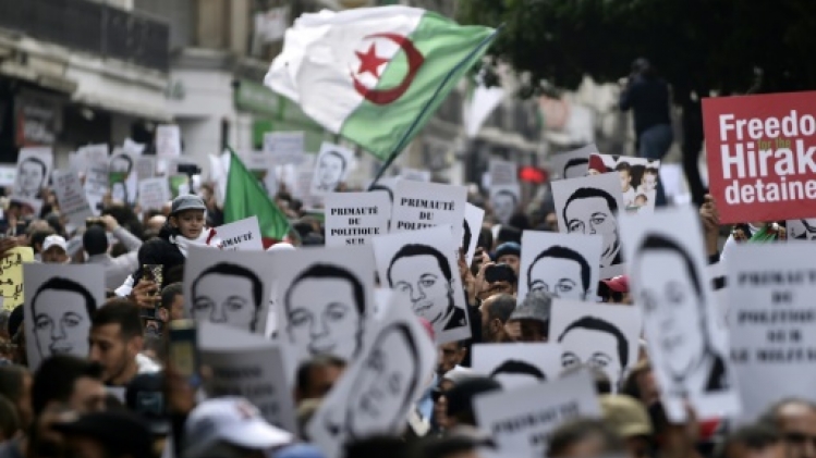 Algérie: manifestation moins dense à Alger pour le 45e vendredi de contestation