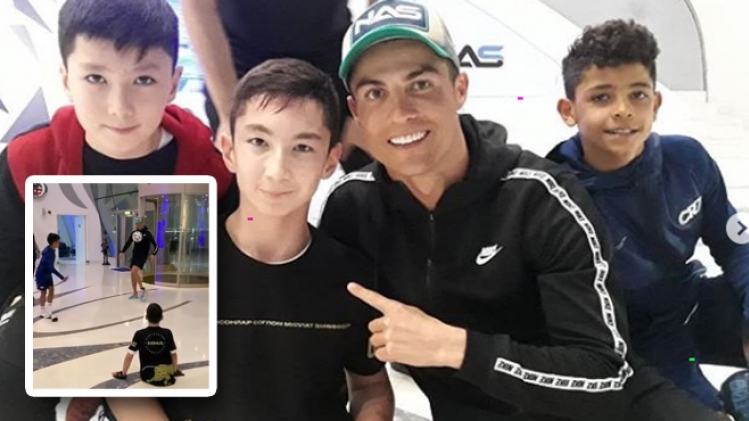 Cristiano Ronaldo partage un moment génial avec un enfant handicapé  (vidéos)