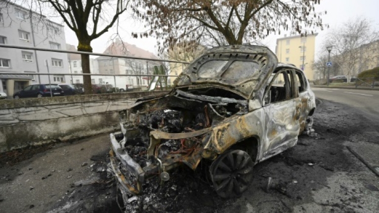 Nouvel An agité dans le Bas-Rhin: un homme tué par un pétard, nombreuses voitures brûlées