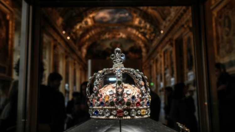 Louvre: les diamants de la couronne française en majesté dans la galerie d'Apollon