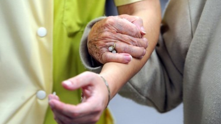 Dépendance, grabataire: des experts dénoncent les mots qui font mal aux seniors