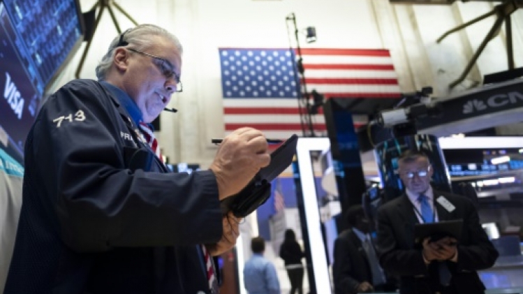 A Wall Street, le Dow Jones s'écroule de 13%, sa pire chute depuis 1987