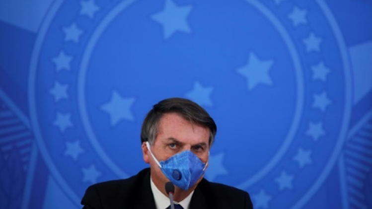 Twitter supprime deux tweets de Bolsonaro remettant en cause le confinement