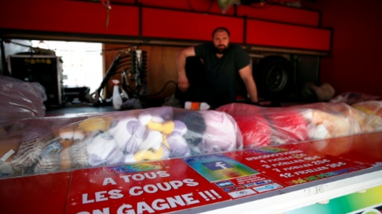 Privés de Foire du Trône, les forains bichonnent leurs manèges en espérant sauver la saison