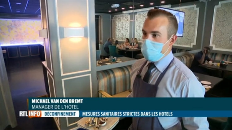 Autocollants, gels, lingettes et personnel réduit: voici comment Michael s'est adapté pour rouvrir son hôtel à Bruxelles (vidéo)