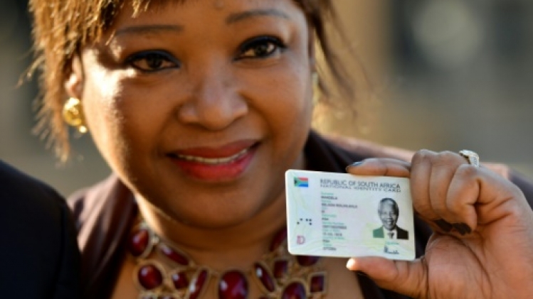 Décès de la plus jeune fille de Mandela, militante anti-apartheid