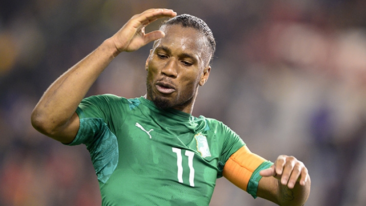 La Fédération internationale des associations de footballeurs professionnels suspend l'Association des footballeurs ivoiriens après son refus de soutenir la candidature de Didier Drogba