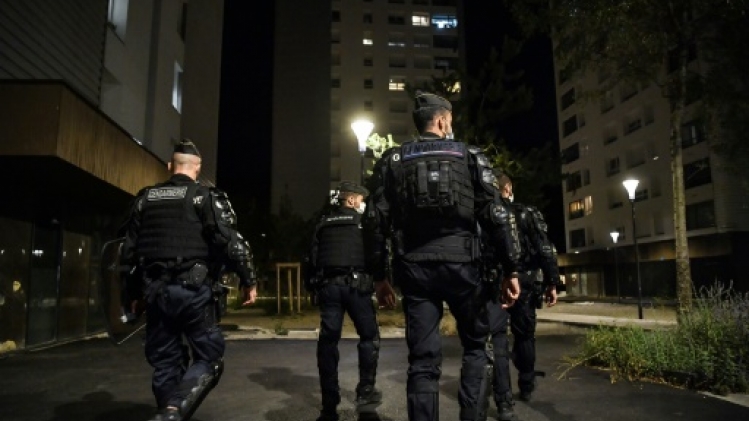 Images de trafiquants armés à Grenoble: un jeune rappeur en garde à vue