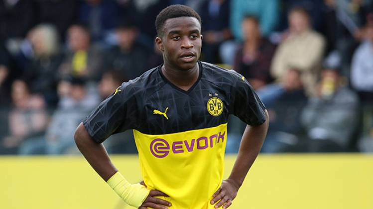 Youssoufa Moukoko (15 ans) pourrait jouer avec le Borussia Dortmund en Ligue des champions