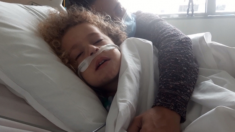 Kaïs, 4 ans, aux soins intensifs à cause du Covid-19: Je ne souhaite cela à personne, témoigne son papa