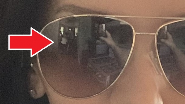 Elle prend un selfie ce qu elle decouvre dans le reflet de ses lunettes est TERRIFIANT RTL Info