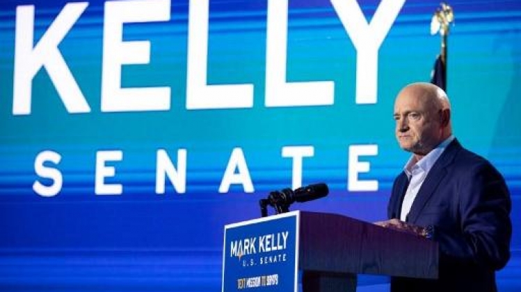 Un ex-astronaute démocrate bat une sénatrice républicaine dans l'Arizona