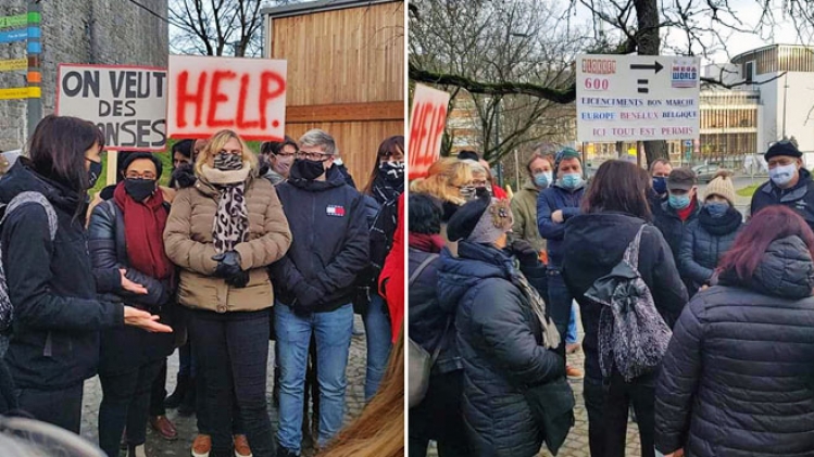 Manifestation du personnel de Mega World devant le Parlement wallon