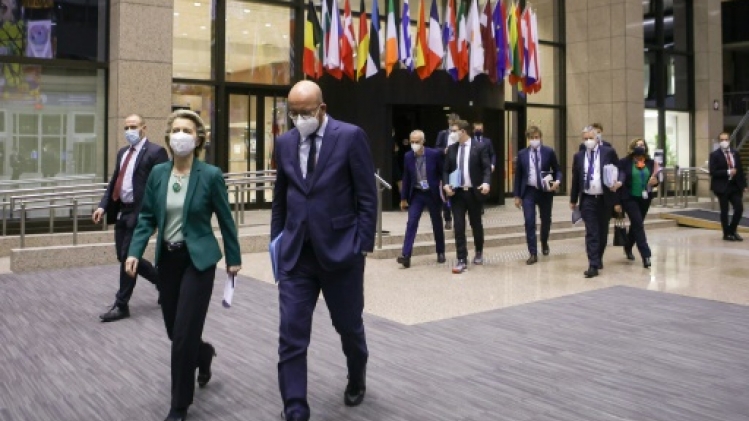 Vaccins: l'UE prête à bloquer les exportations d'AstraZeneca pour avoir sa juste part