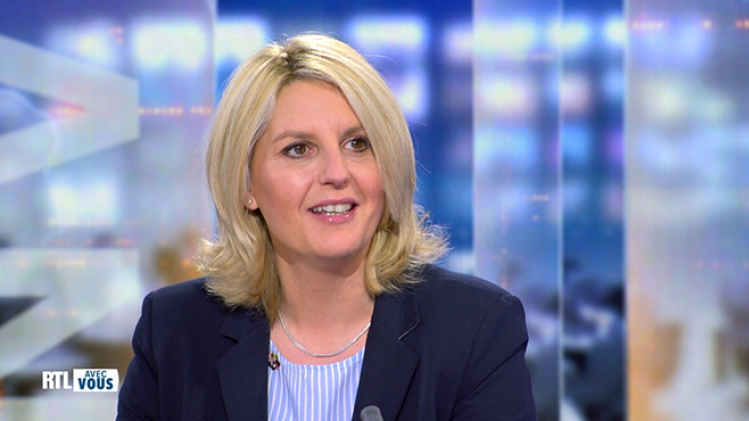 L'humoriste Véronique Gallo présente son nouveau roman: Je ne pense pas que je pourrais faire une fin horrible