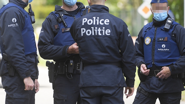 police-dos-groupe-serre