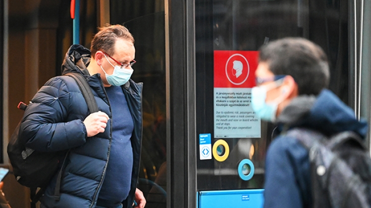 coronavirus-masque-bus