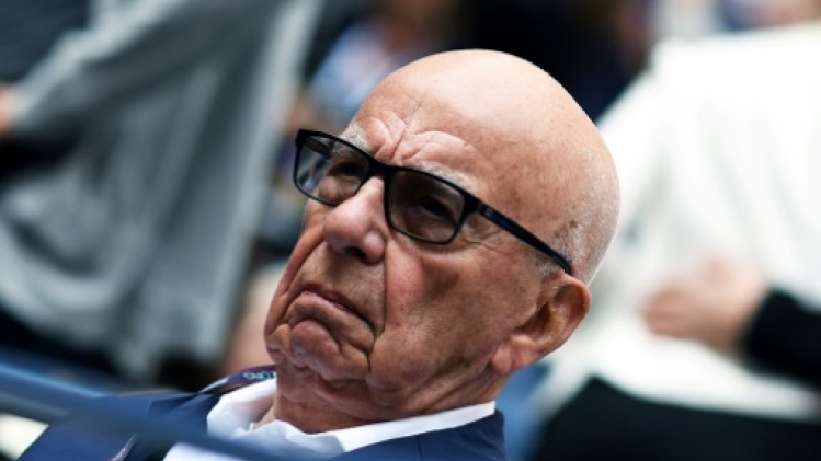 Le magnat des médias Rupert Murdoch passe la main mais promet de rester actif