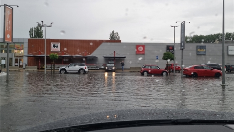 photo orage shopping nivelles 1