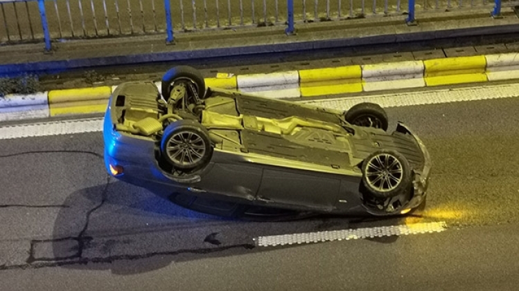 voiture-retournee-ring-charleroi-630b