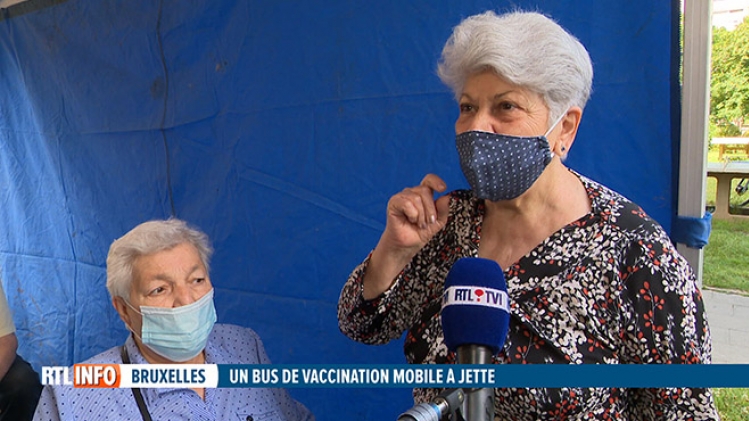 Si tu ne viens pas au vaccin, le vaccin peut venir à toi: un Vacci-Bus circule en région bruxelloise