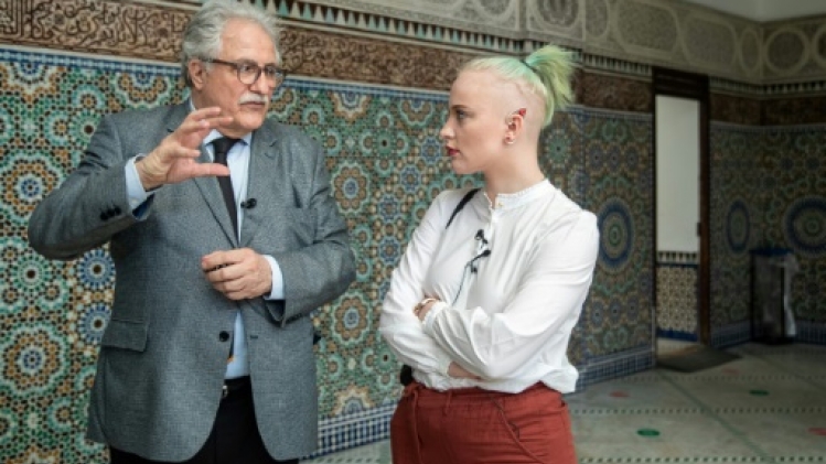 Mila visite la Grande mosquée de Paris et espère l'apaisement