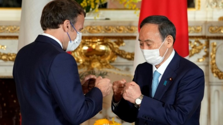 Emmanuel Macron reçu à Tokyo par le Premier ministre japonais