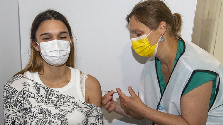 Succès pour la vaccination des 16-17 ans en Wallonie: 1 jeune sur 2 a déjà pris rendez-vous ou reçu sa première dose