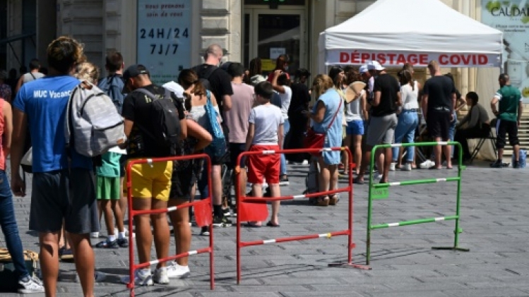 Le pass sanitaire s'invite dans le quotidien des Français