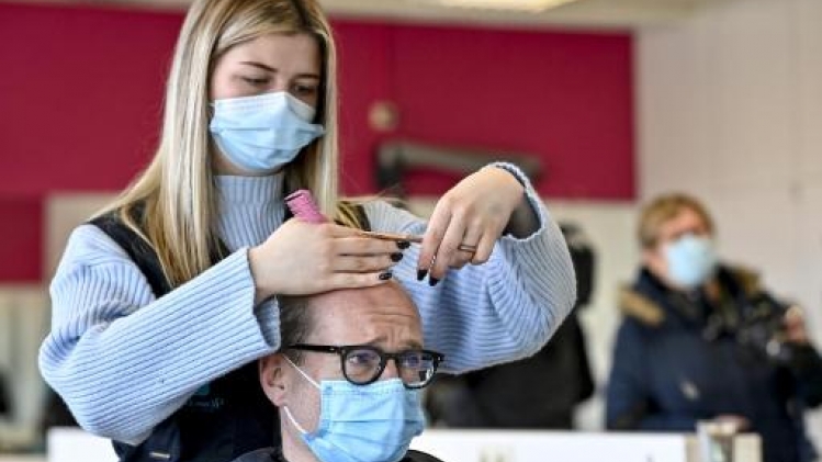 Les coiffeurs et esthéticiens veulent la fin du port du masque obligatoire