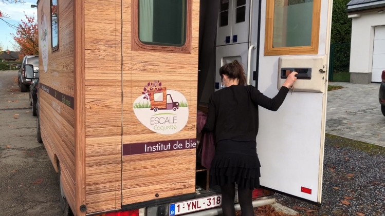 Le cabinet d'esthétique mobile, le nouveau concept imaginé par Coralie pour prodiguer des soins à domicile