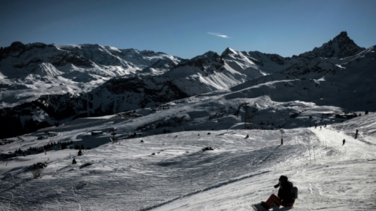 Face au Covid, la station huppée de Courchevel tente de sauver sa saison