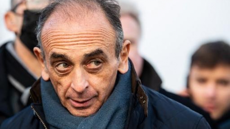 Election présidentielle en France - France: des partisans de Zemmour, candidat d'extrême droite, simulent des tirs sur Macron
