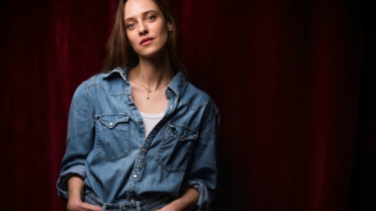 Alexia Gredy, Hors saison et pop dans l'air du temps